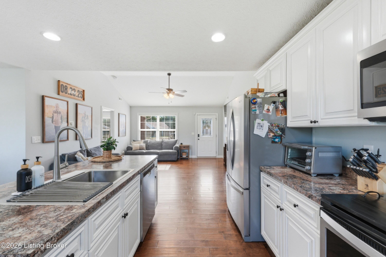 Listing Image 15