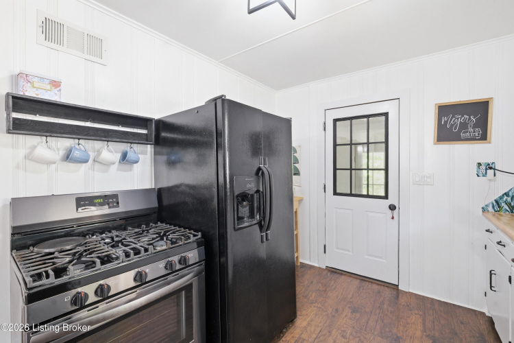 Listing Image 18