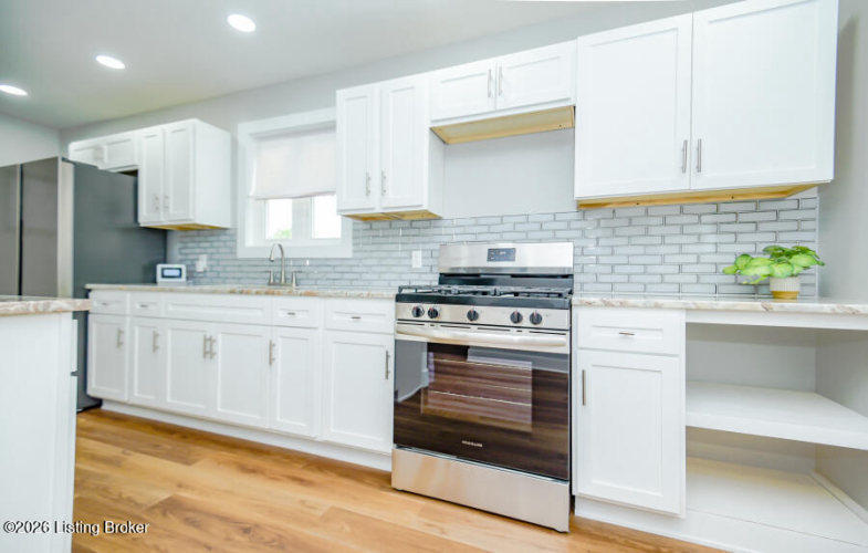 Listing Image 19