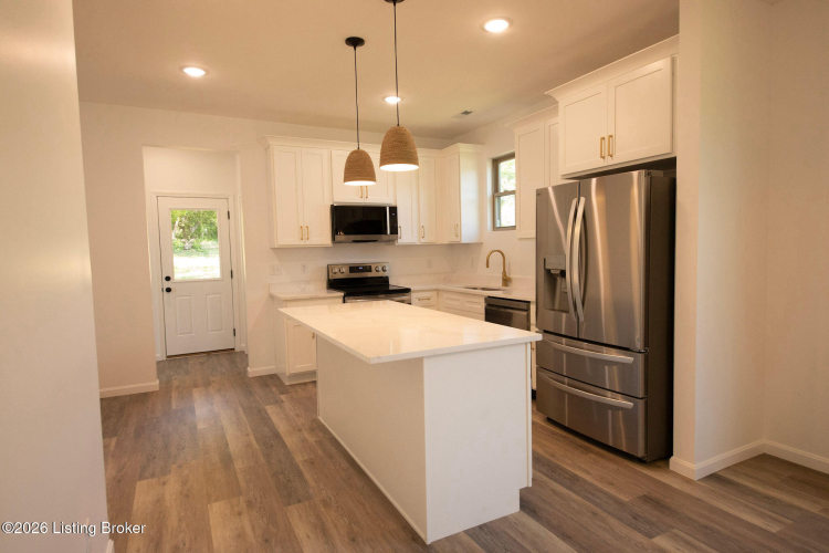 Listing Image 10