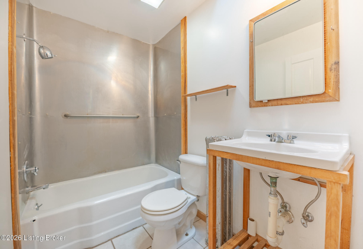 Listing Image 10
