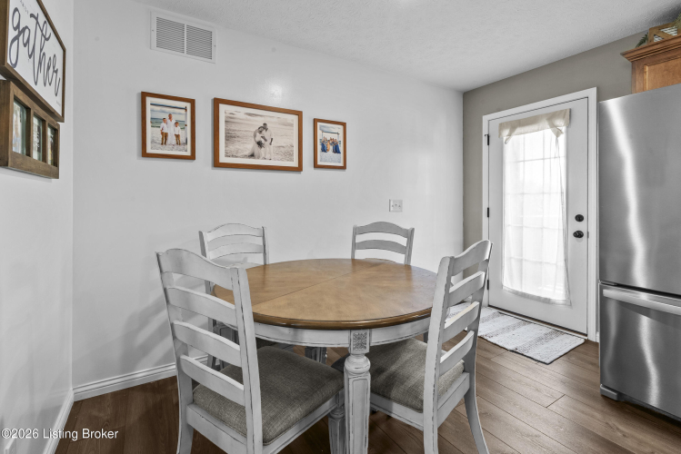 Listing Image 18