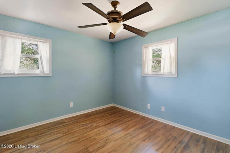 Listing Image 23