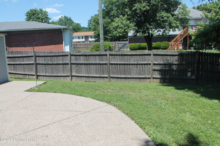 Listing Image 11