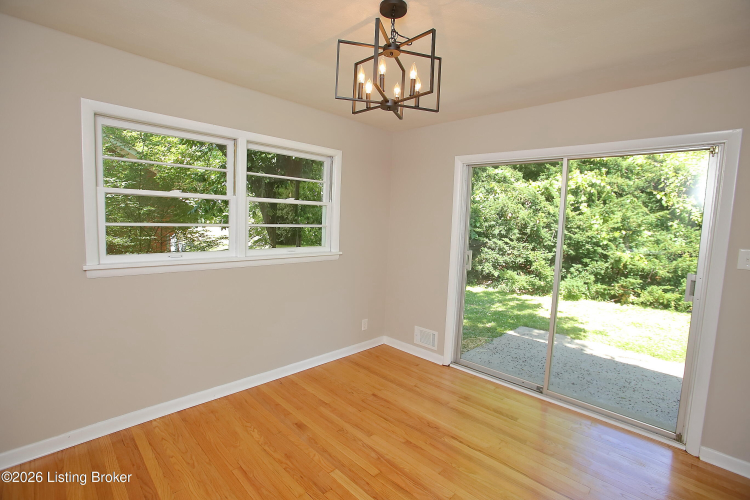 Listing Image 16
