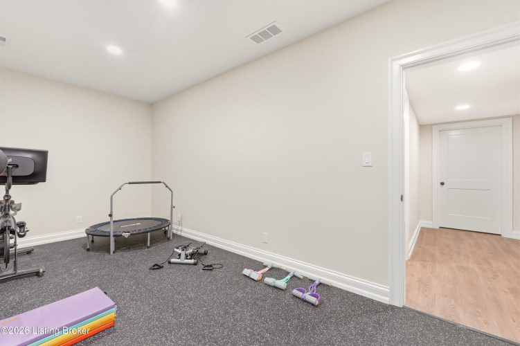 Listing Image 64