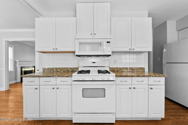 Listing Image 11