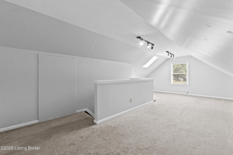 Listing Image 37