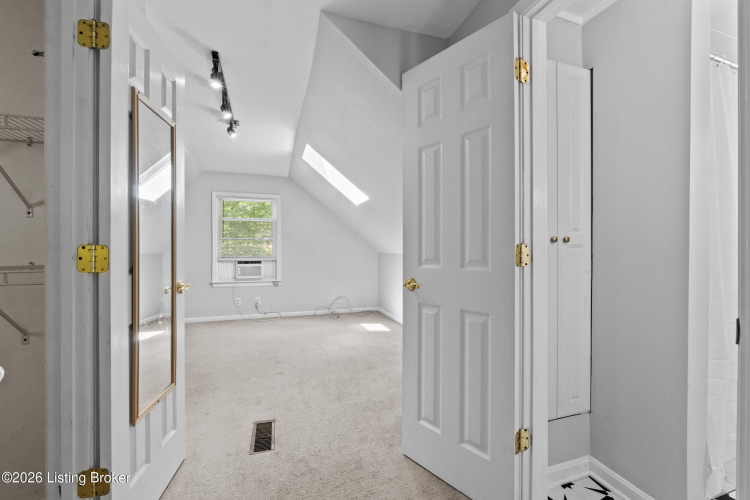 Listing Image 39