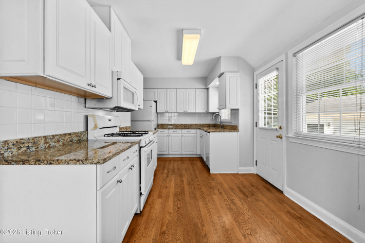 Listing Image 10