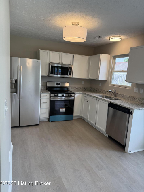 Listing Image 17