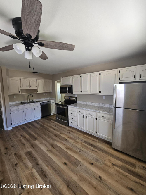 Listing Image 18