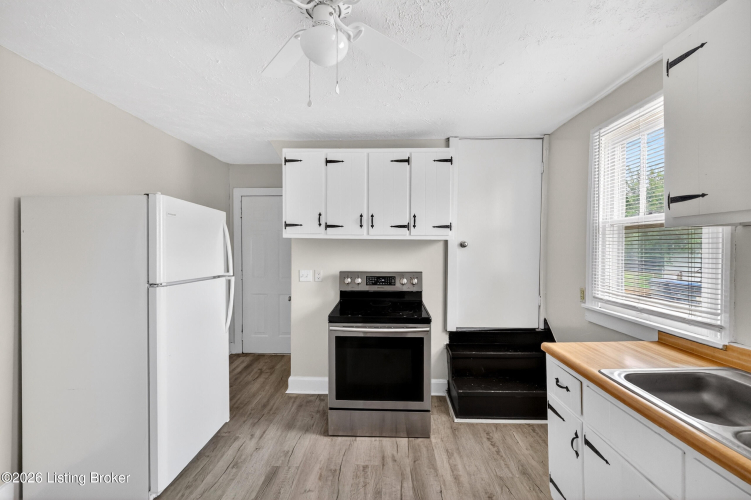 Listing Image 19