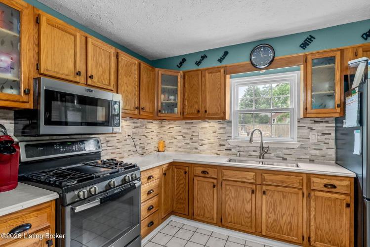 Listing Image 12