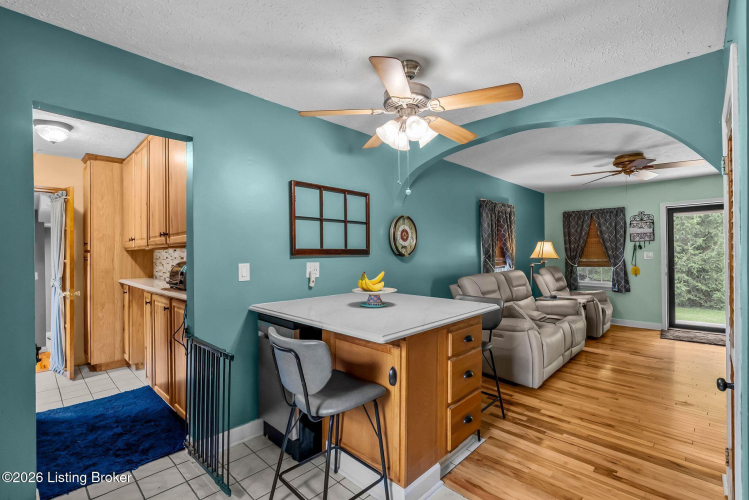 Listing Image 15