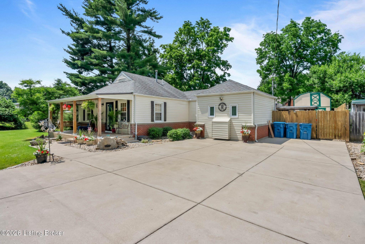 Listing Image 6