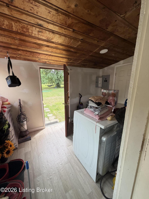 Listing Image 18