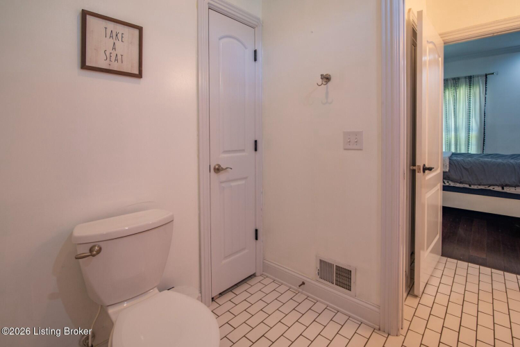 Listing Image 58