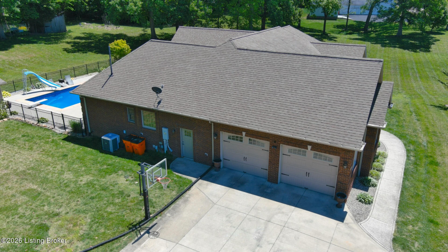 Listing Image 82