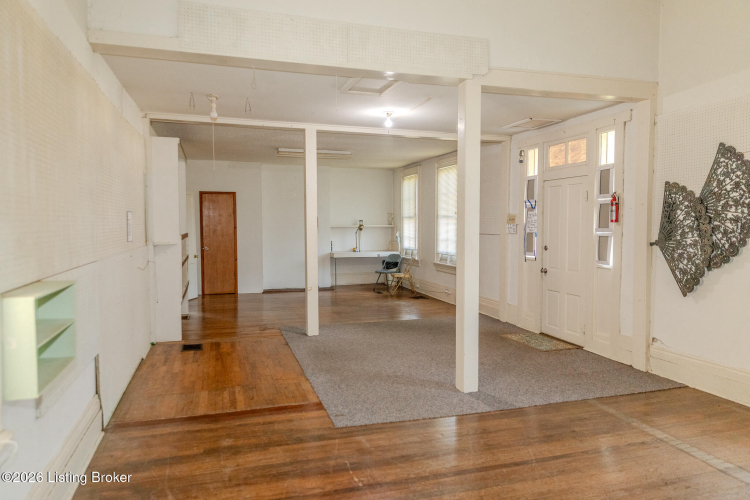 Listing Image 5