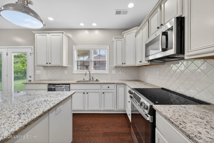Listing Image 19
