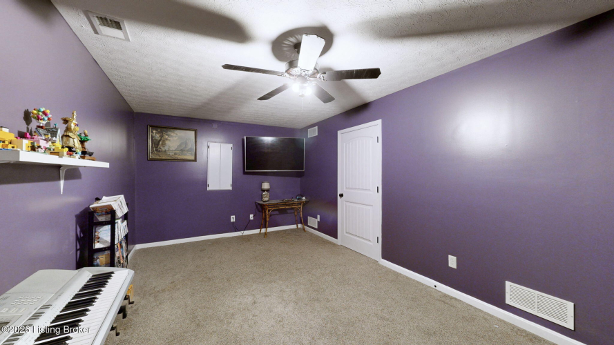 Listing Image 27