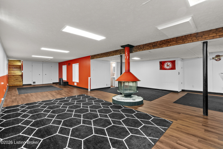 Listing Image 56