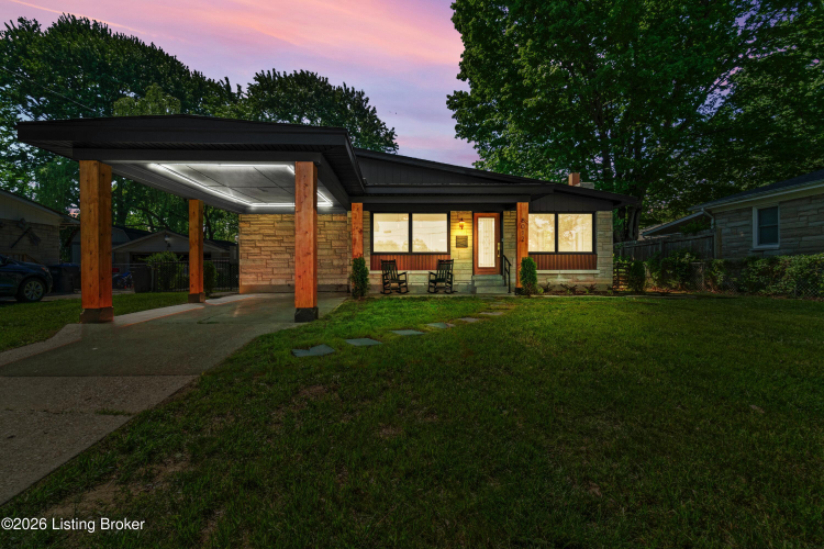 Listing Image 4