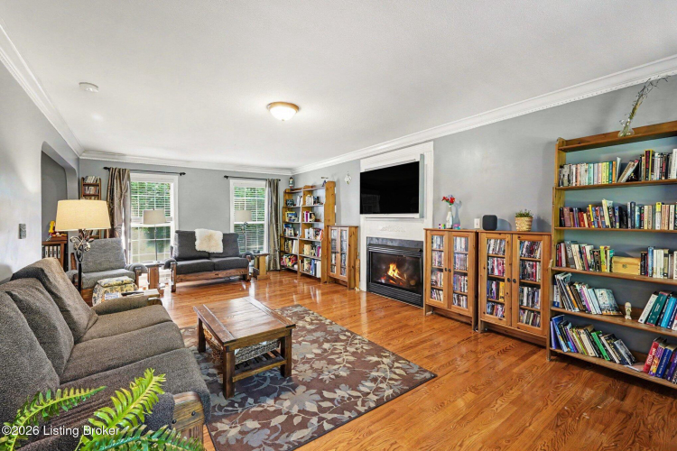 Listing Image 5