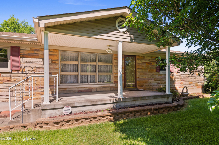 Listing Image 4