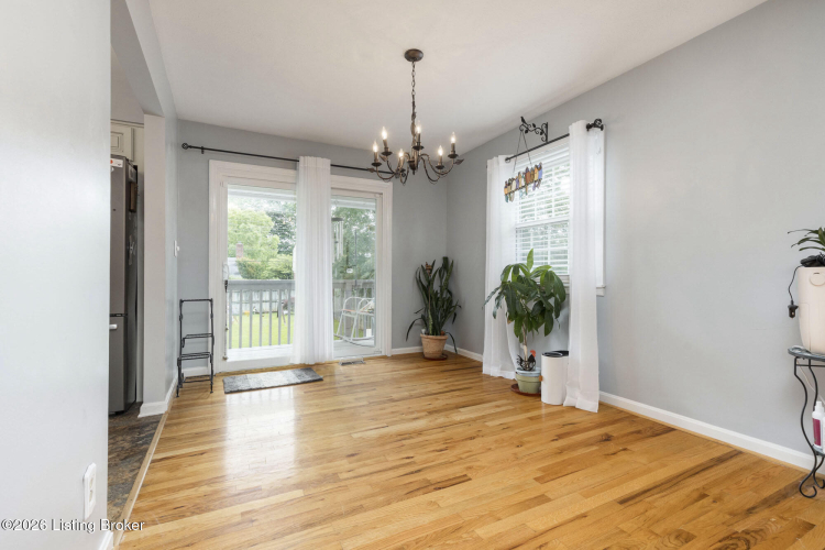 Listing Image 10
