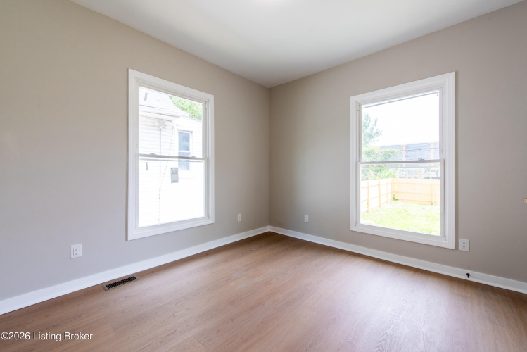 Listing Image 16