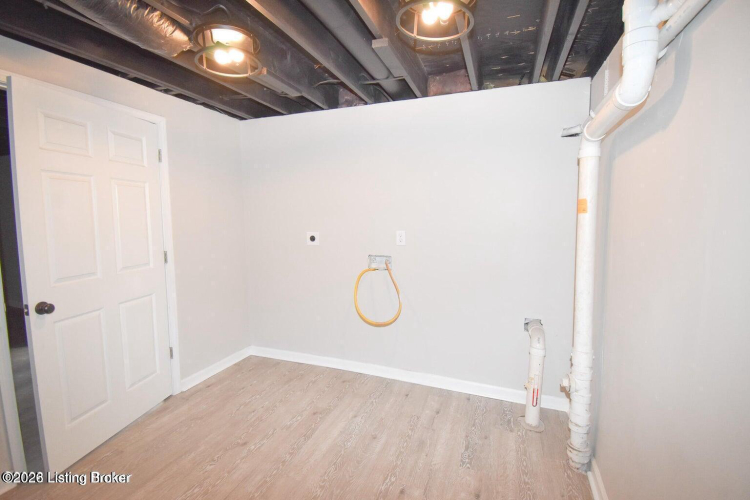 Listing Image 30
