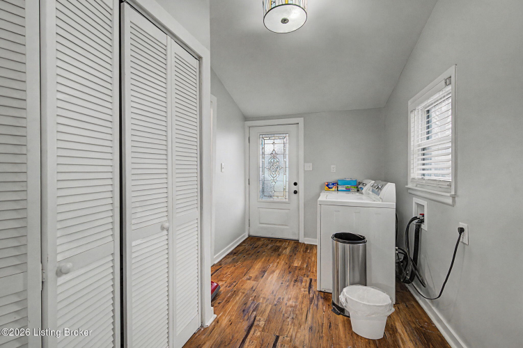 Listing Image 22
