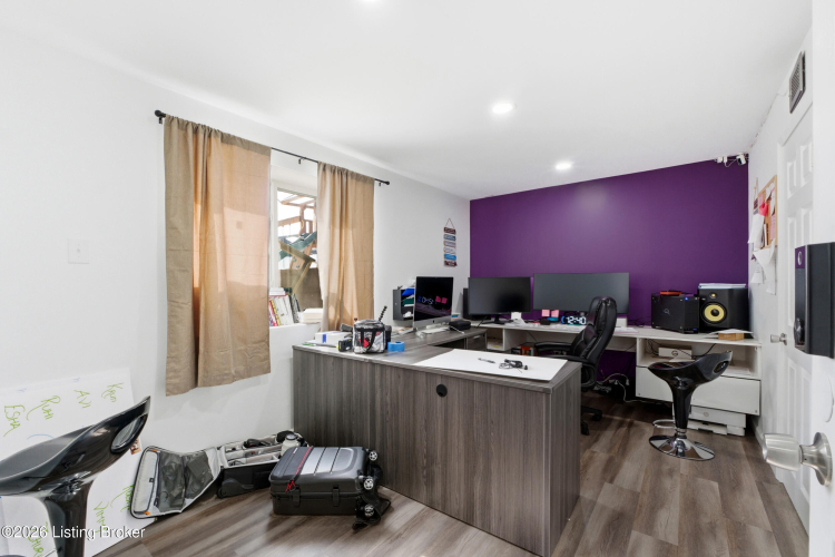 Listing Image 21