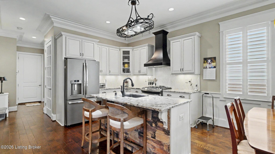 Listing Image 9