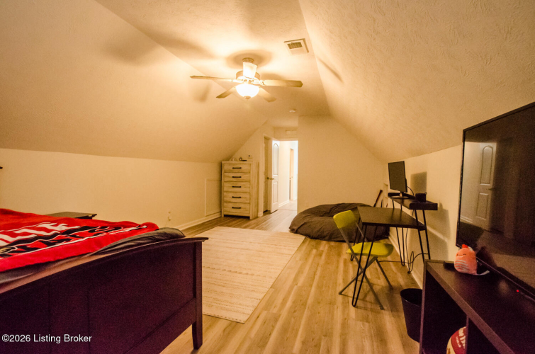 Listing Image 28