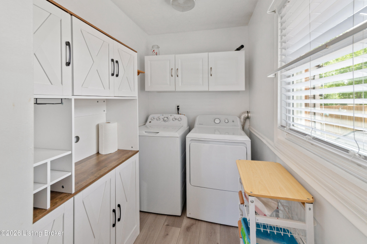 Listing Image 15