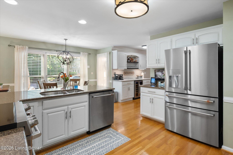 Listing Image 19