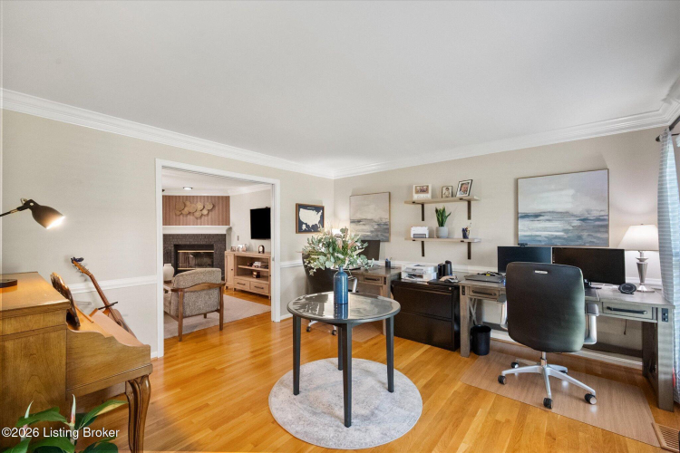 Listing Image 6
