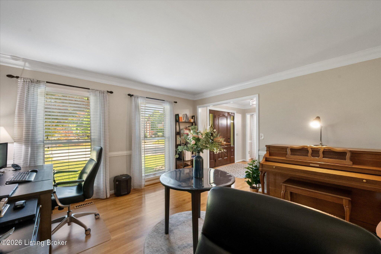 Listing Image 7