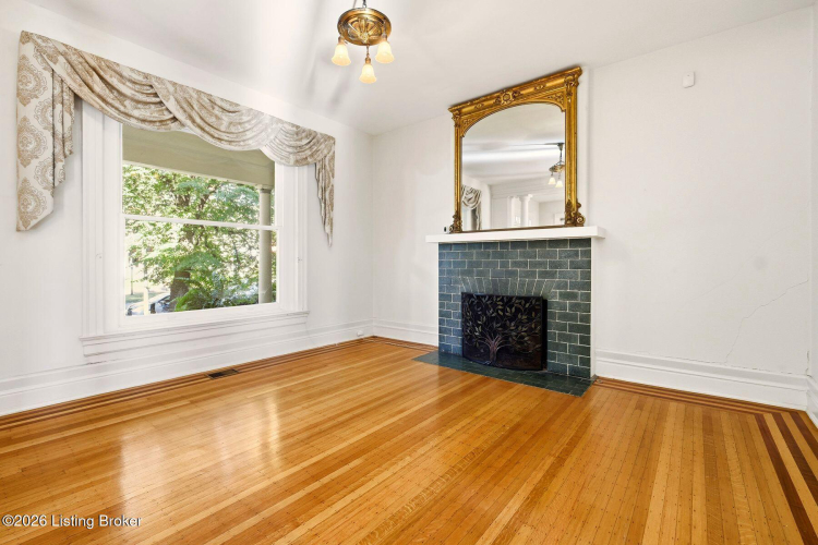 Listing Image 16