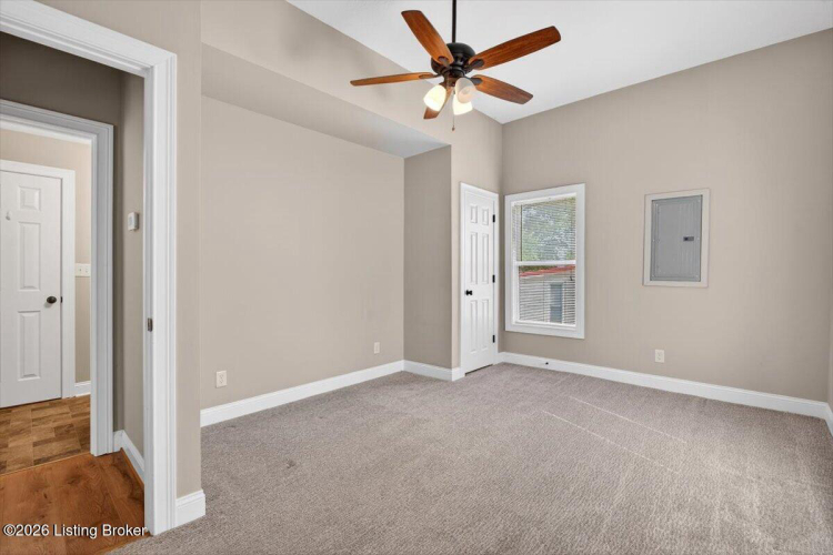 Listing Image 18