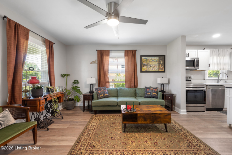 Listing Image 12