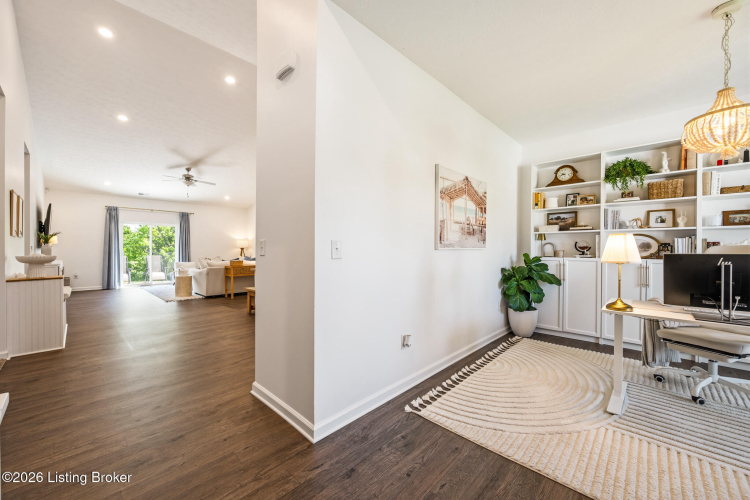 Listing Image 10