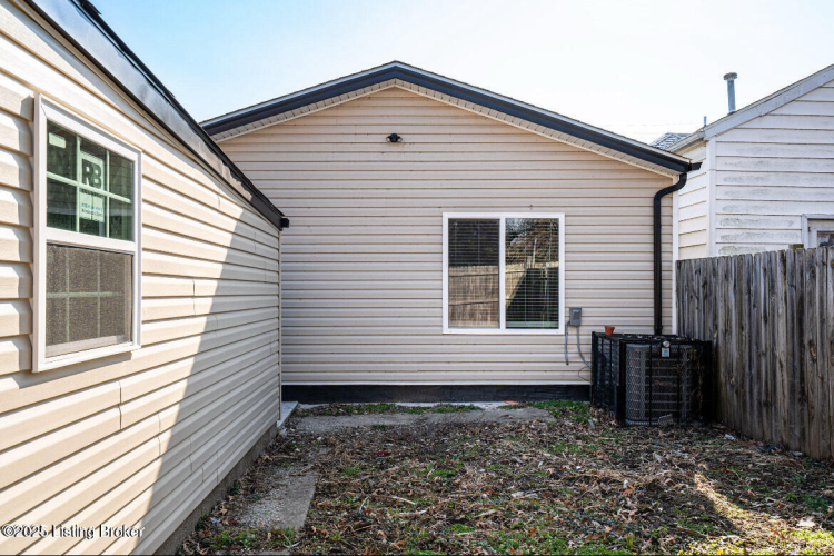 Listing Image 17