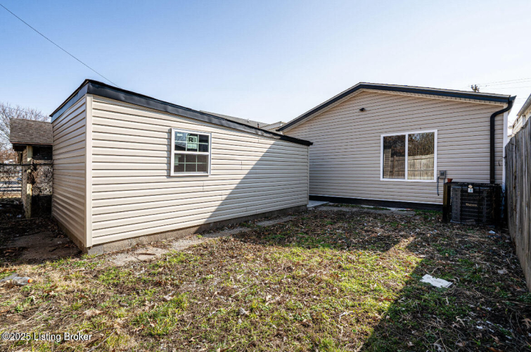 Listing Image 18