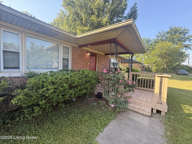 Listing Image 4