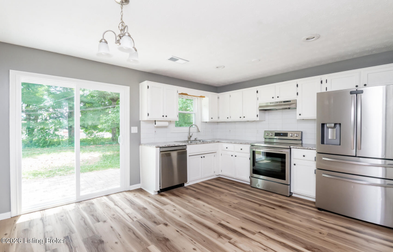 Listing Image 8