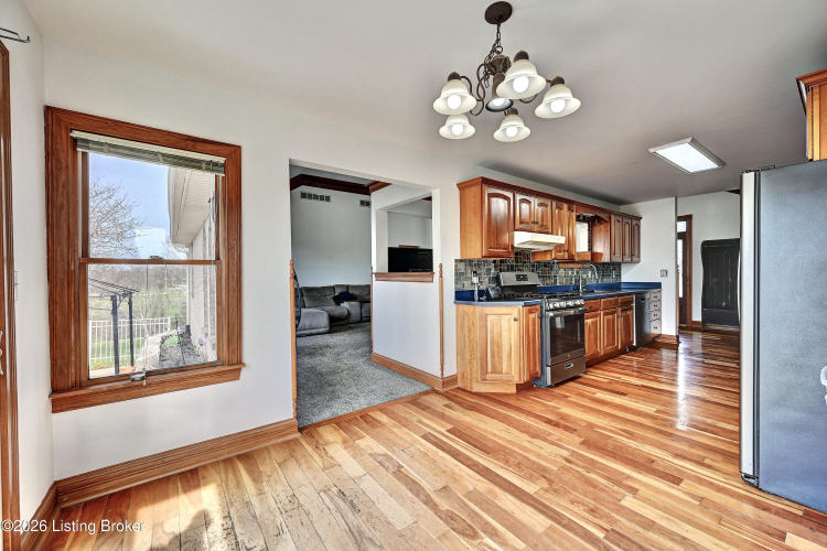 Listing Image 14
